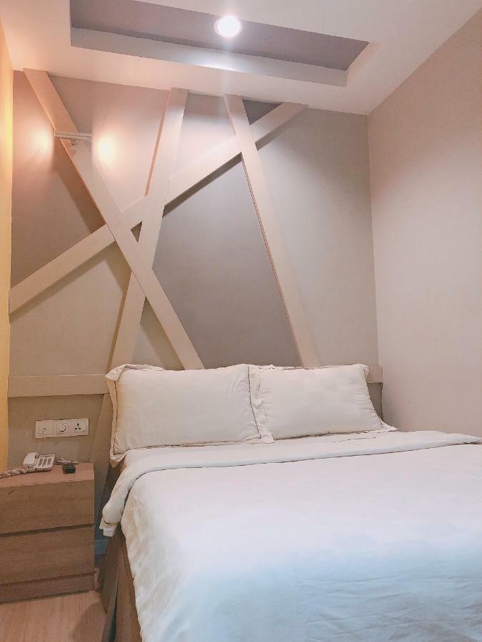 Sunshine Hotel 2*
